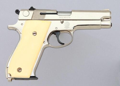 Smith & Wesson Model 39-2 Semi-Auto Pistol