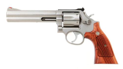 Smith & Wesson Model 686-1 Distinguished Combat Magnum Revolver