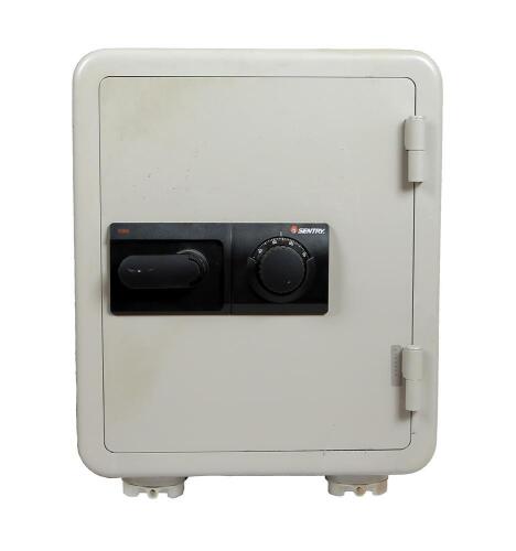 Sentry Model 1380 Firesafe