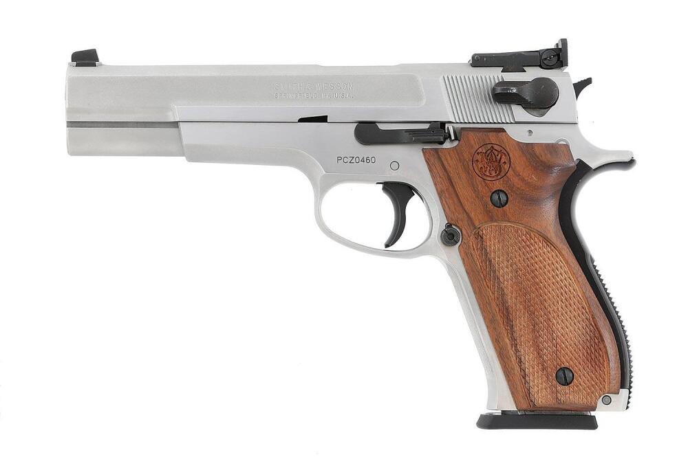 Smith & Wesson Performance Center Model 952-2 Semi-Auto Pistol