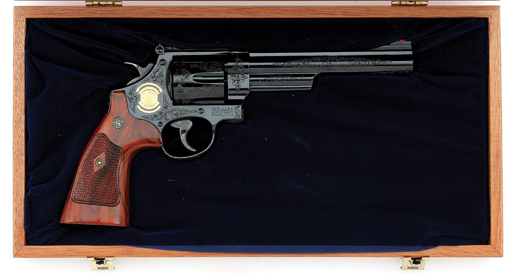 Excellent Factory Engraved Smith & Wesson Model 29-10 50th 