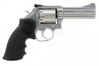 Smith & Wesson Model 686 Double-Action Revolver